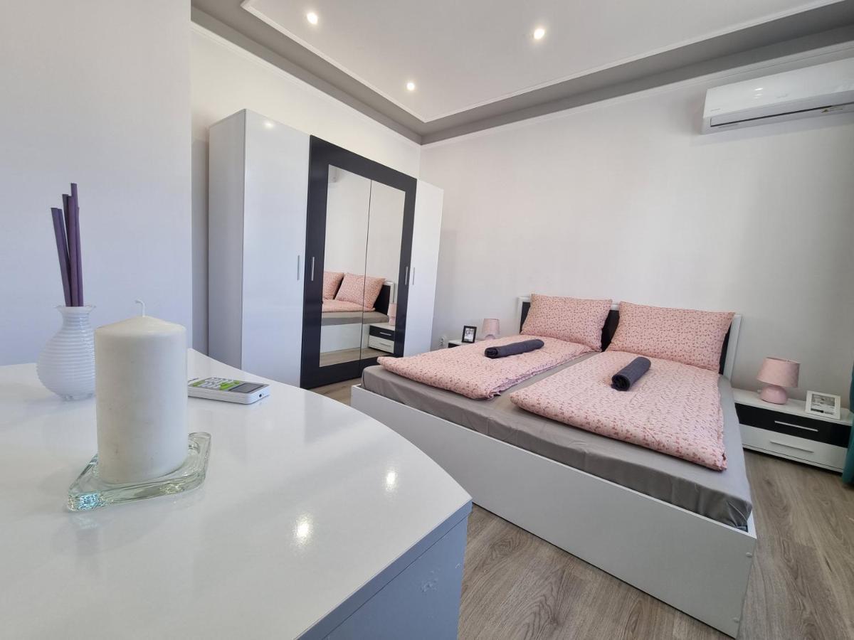 Luxury Two Bedroom Crown Apartament Botevgrad Buitenkant foto